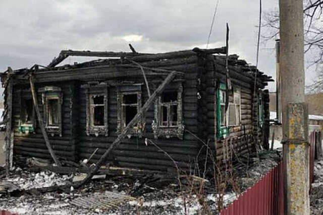 В Нижегородской области пьяный отец едва не сжег троих дочек ради эффектного видео