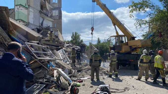 В Нижнем Тагиле ребенок, зажатый под завалами дома, смог дозвониться маме