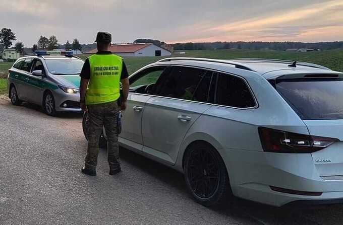 Пограничники остановили белорусскую гражданку с нелегальными мигрантами