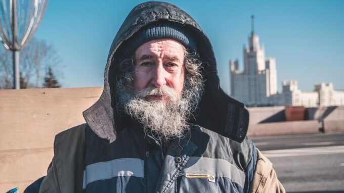 Оппозиционер Саксонов прыгнул в Москву-реку с моста, утверждая, что сделал это «на спор»