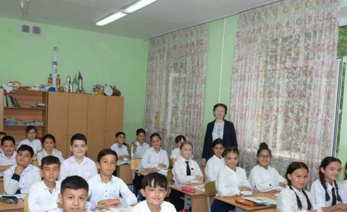 В Узбекистане уволили преподавательницу после концерта, посвящённого Дню Победы