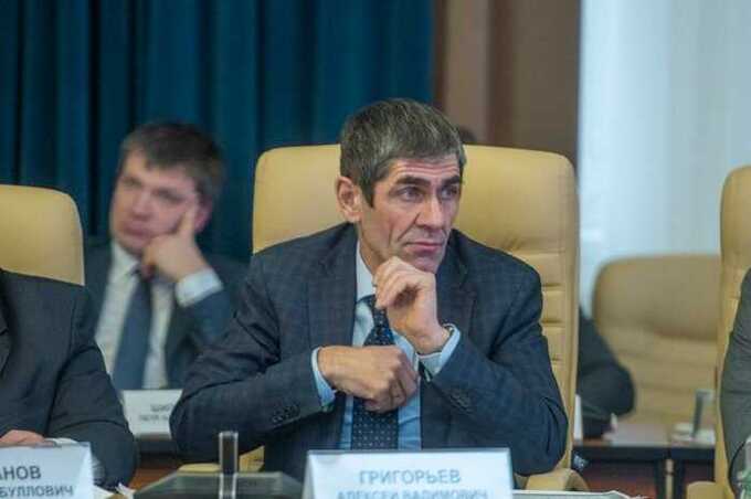 Бывшему мэру Осы Григорьеву общественное давление мешает стать директором школы