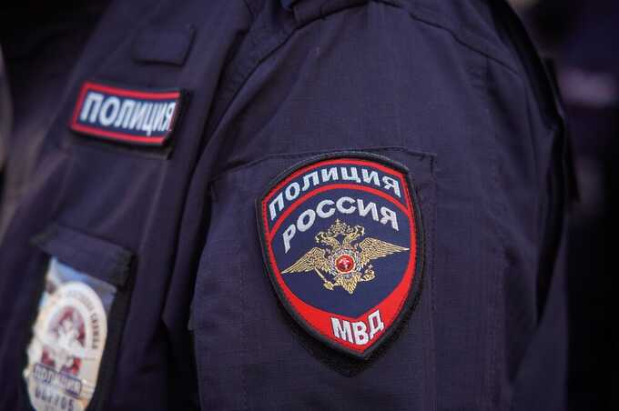 В Подмосковье мужчина, испугавшись полиции, свалился на внешний блок кондиционера