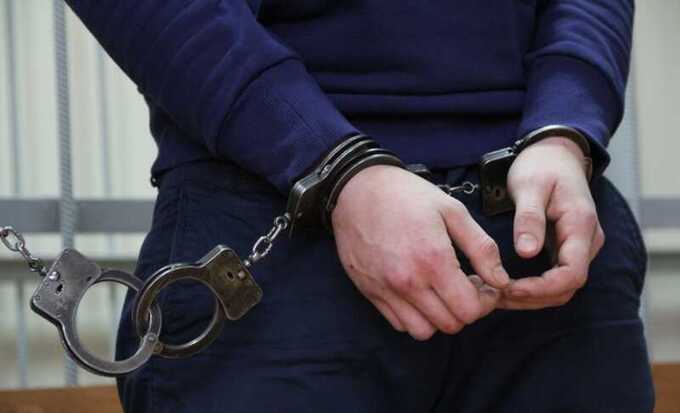 Прокурора из Северной Осетии приговорили к 4,5 годам колонии за совершение изнасилования в рабочем кабинете