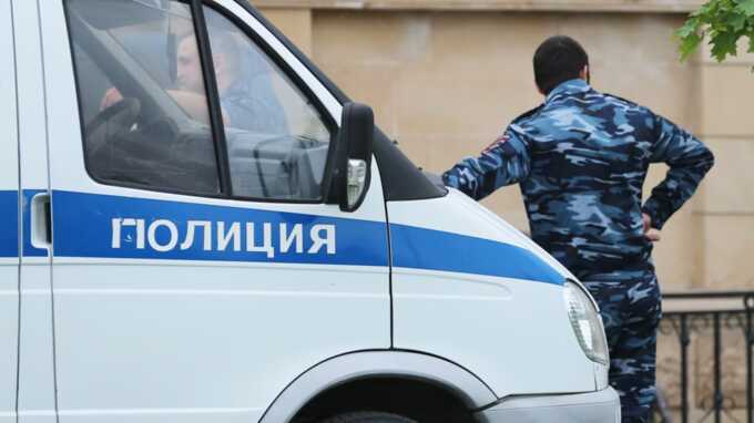 ФСБ задержало полицейских за вымогательство и подбрасывание наркотиков