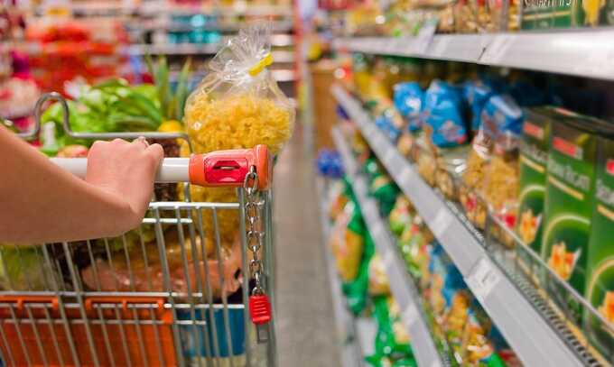 Доля расходов россиян на продукты питания достигла рекордного уровня с начала конфликта в Украине