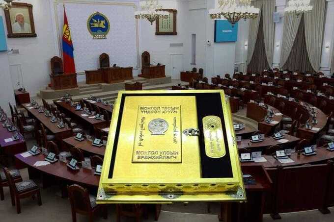 Власти Монголии применяют закон для расширения своих полномочий
