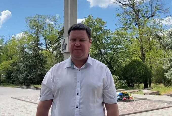 Главу Новой Каховки уволили за «неподобающее поведение» на мемориале Великой Отечественной войны