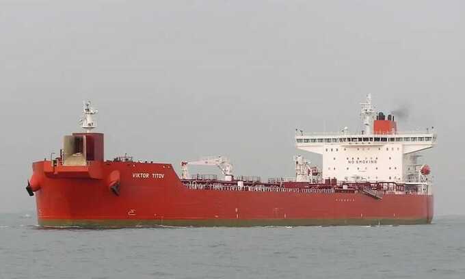 Танкерный флот обходит санкции и поставляет нефть из России в Индию