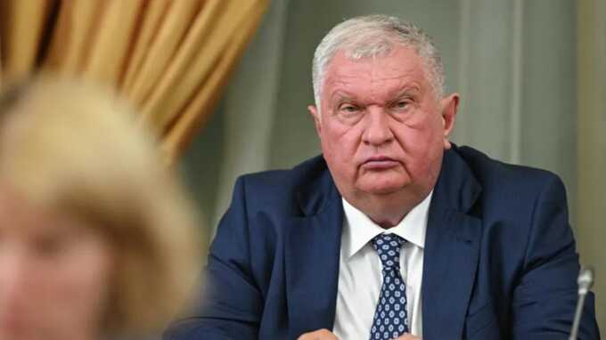 Сечин выразил недовольство из-за сильного рубля и увеличения тарифов