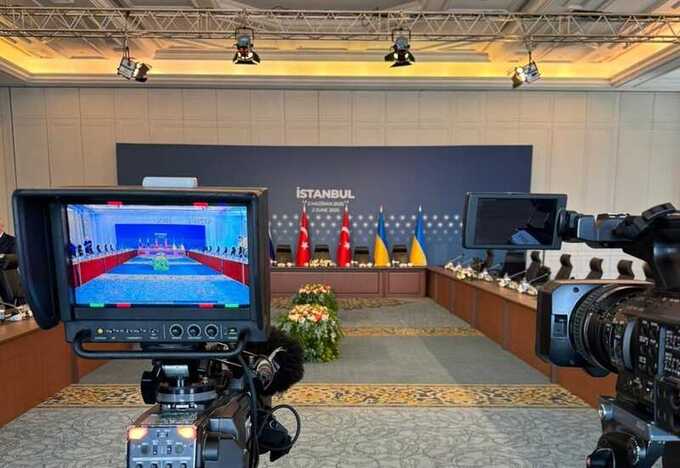 Переговоры между Украиной и Россией в Стамбуле задерживаются более чем на час