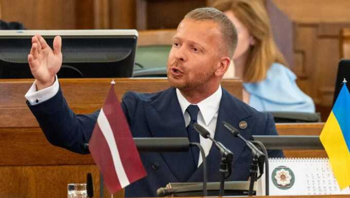 Депутата в Латвии удалили с заседания парламента из-за поддержки русскоязычных жителей