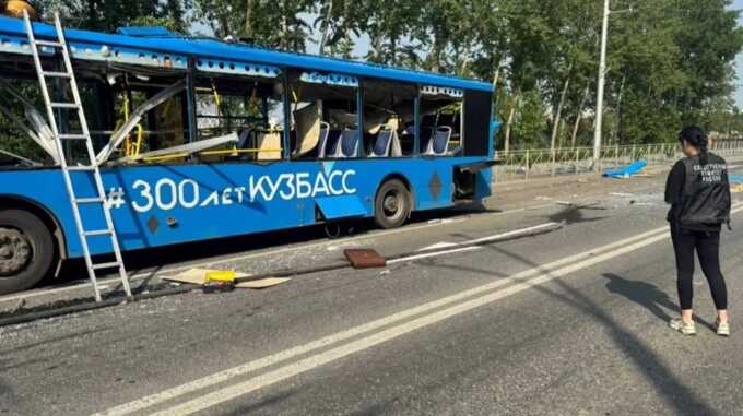 В Кемерове на крыше автобуса произошел взрыв газового баллона, в результате которого есть пострадавшие