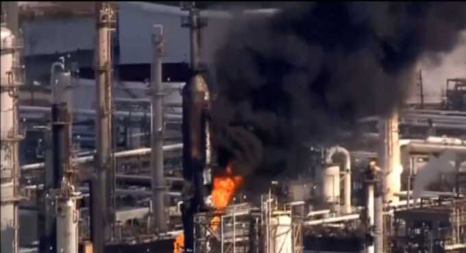 В Техасе произошел пожар на нефтеперерабатывающем заводе