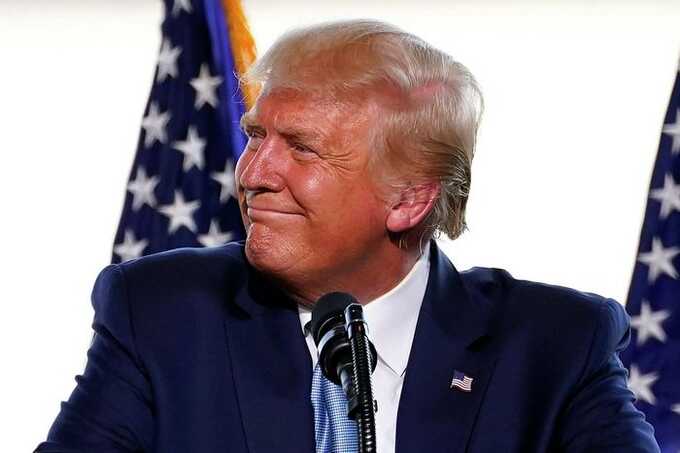 Семья Трамп анонсировала выпуск собственного смартфона
