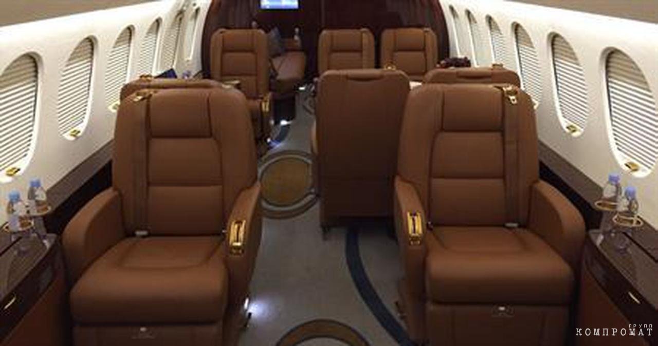 Интерьер бизнес-джета Falcon 7Х С-GLXC. Источник: JetVIP Business Aviation qhuidteidrdikhkrt